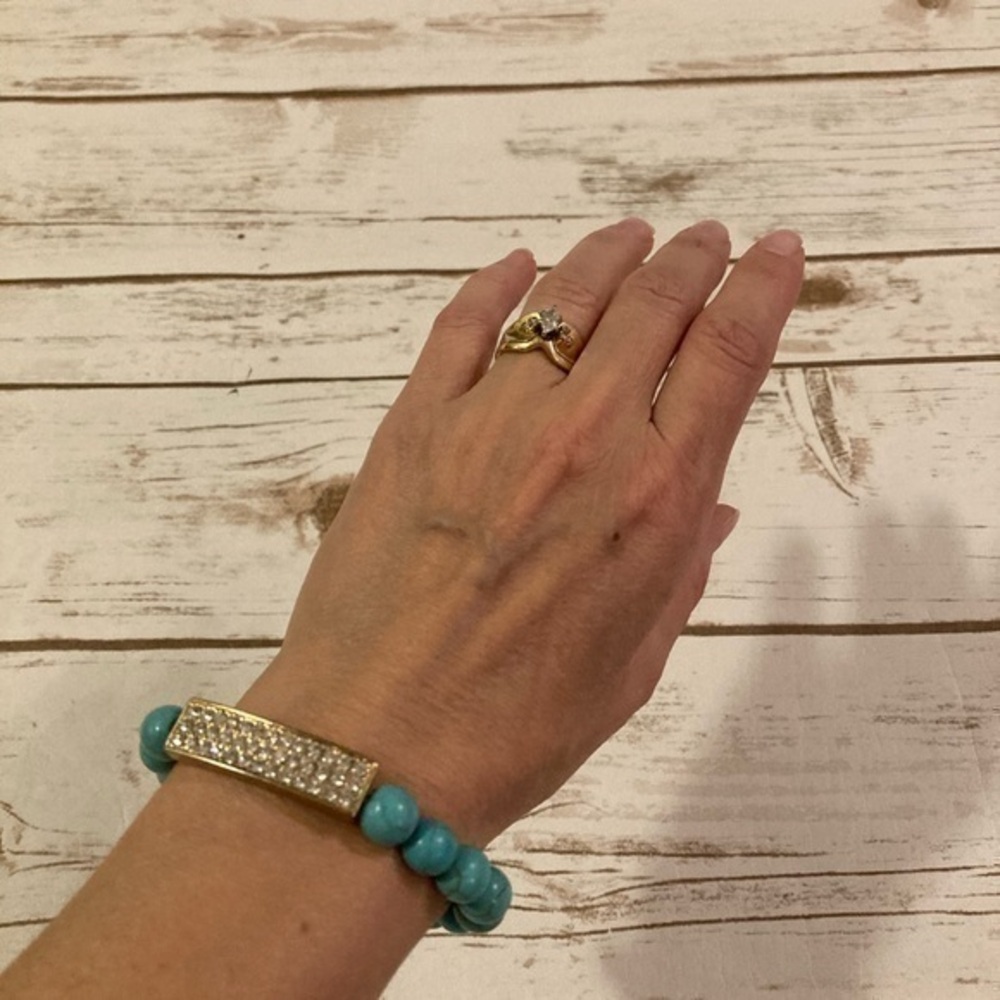 Cookie Lee Gold Bar Stretch Bracelet